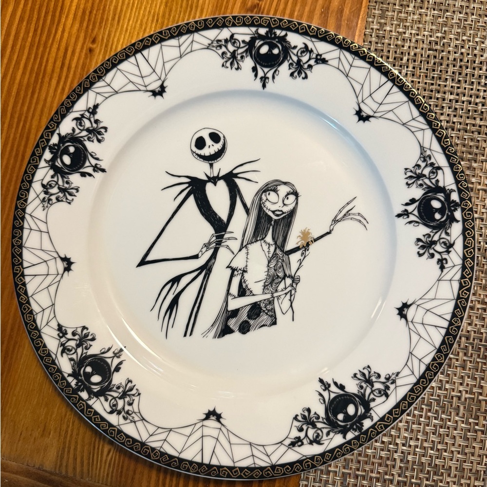 Set Of 2 Disney Nightmare Before Christmas Jack & Sally 10.5" Dinner Plates NEW